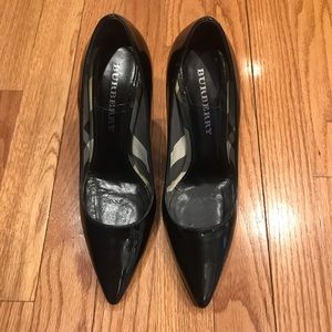 Size 8 Burberry patent leather heels